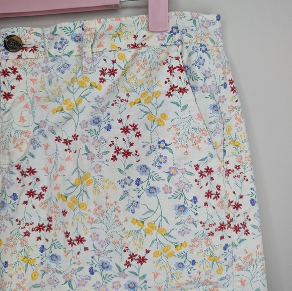 Old Navy Everyday Shorts Womens 10 White High Rise Floral Chino Flat Front - Picture 5 of 9
